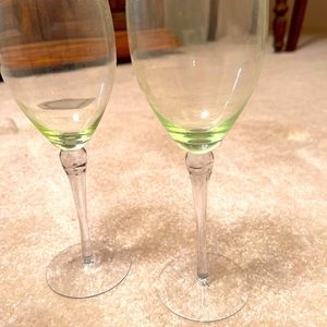 Hombre colored wine glasses